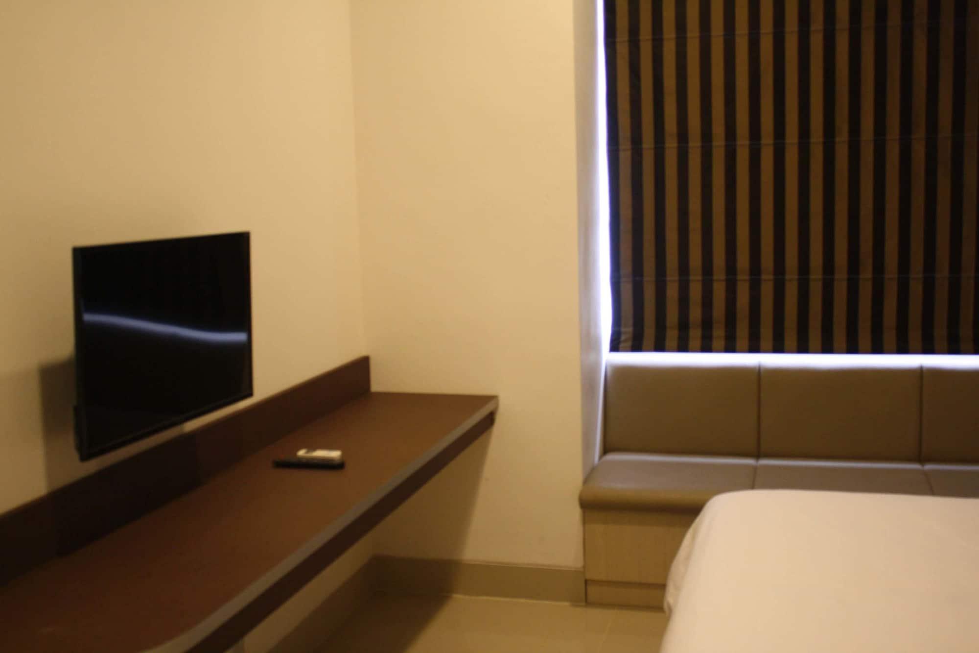 Sparks Odeon Sukabumi, Artotel Curated Eksteriør billede
