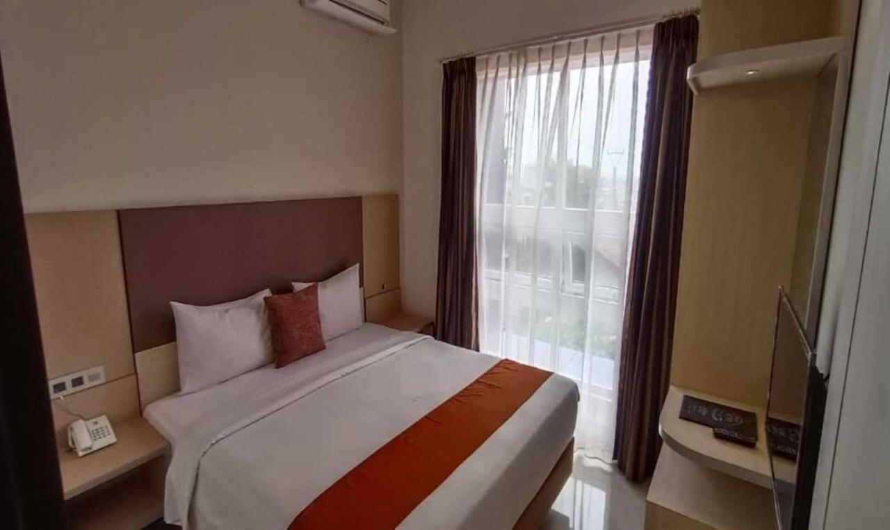 Sparks Odeon Sukabumi, Artotel Curated Eksteriør billede