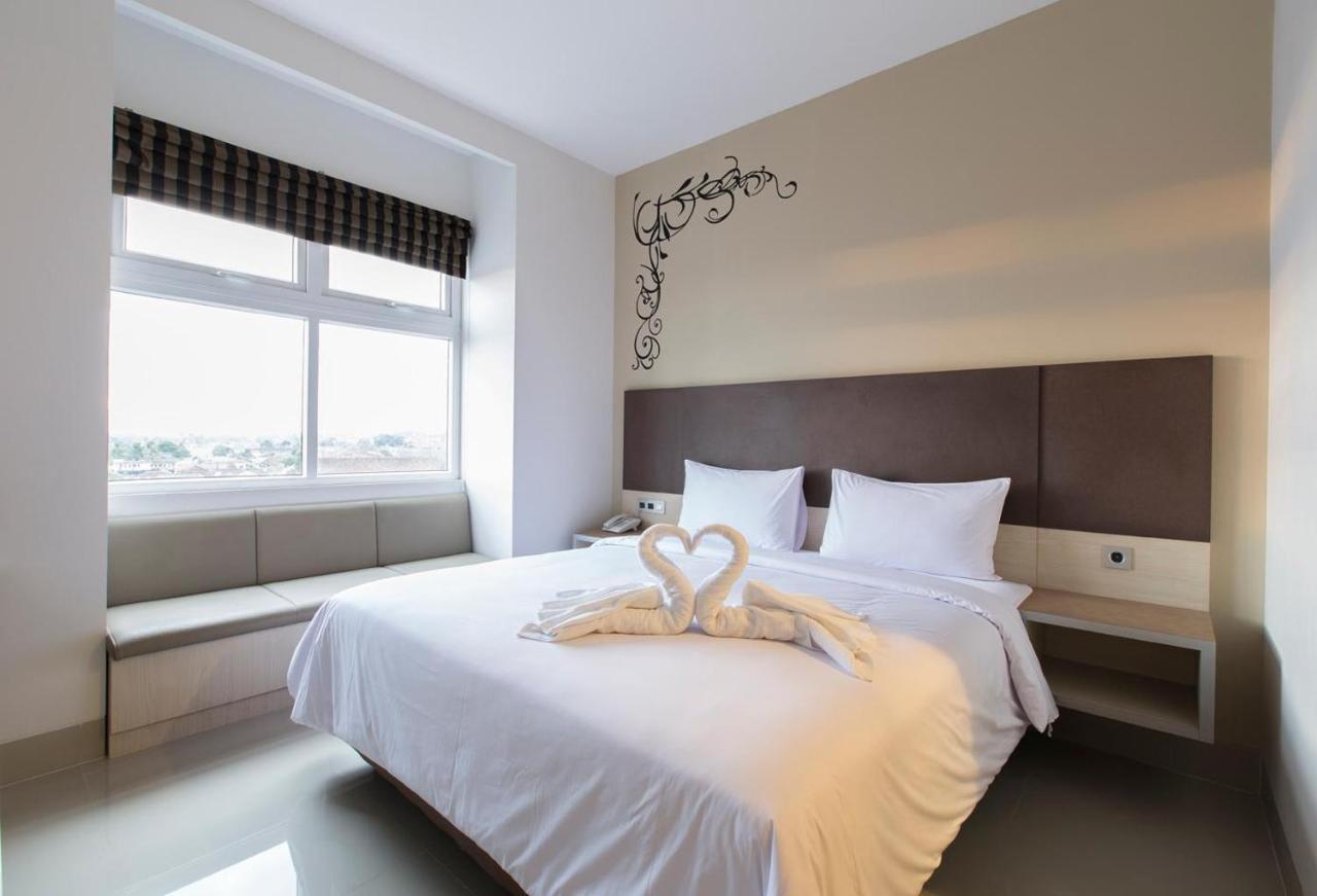 Sparks Odeon Sukabumi, Artotel Curated Eksteriør billede